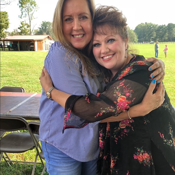 Meet your Posher, Kelly Leigh - Picture 2 of 4